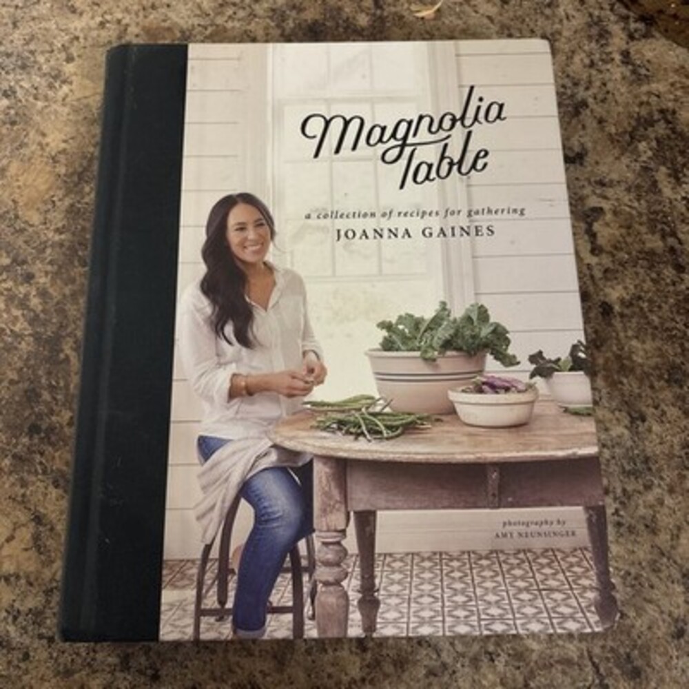 EUC Magnolia Table : A Collection of Recipes for Gathering by Joanna Gaines